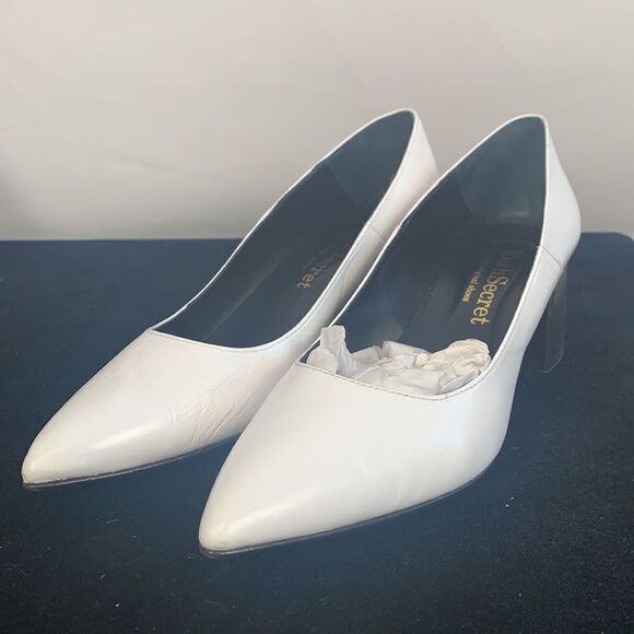 Ruth Secret NEW white with black block heel shoes - Picture 3 of 10